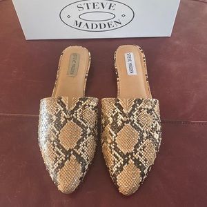 Steve Madden Tan Snake Skin Flats Sz 11